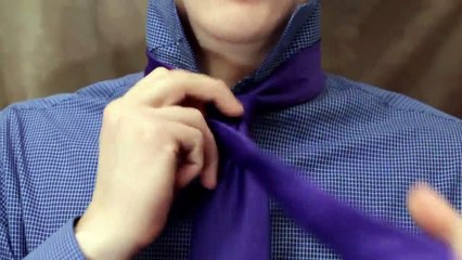 How To Tie A Tie - Trinity Knot  (Made Simple)