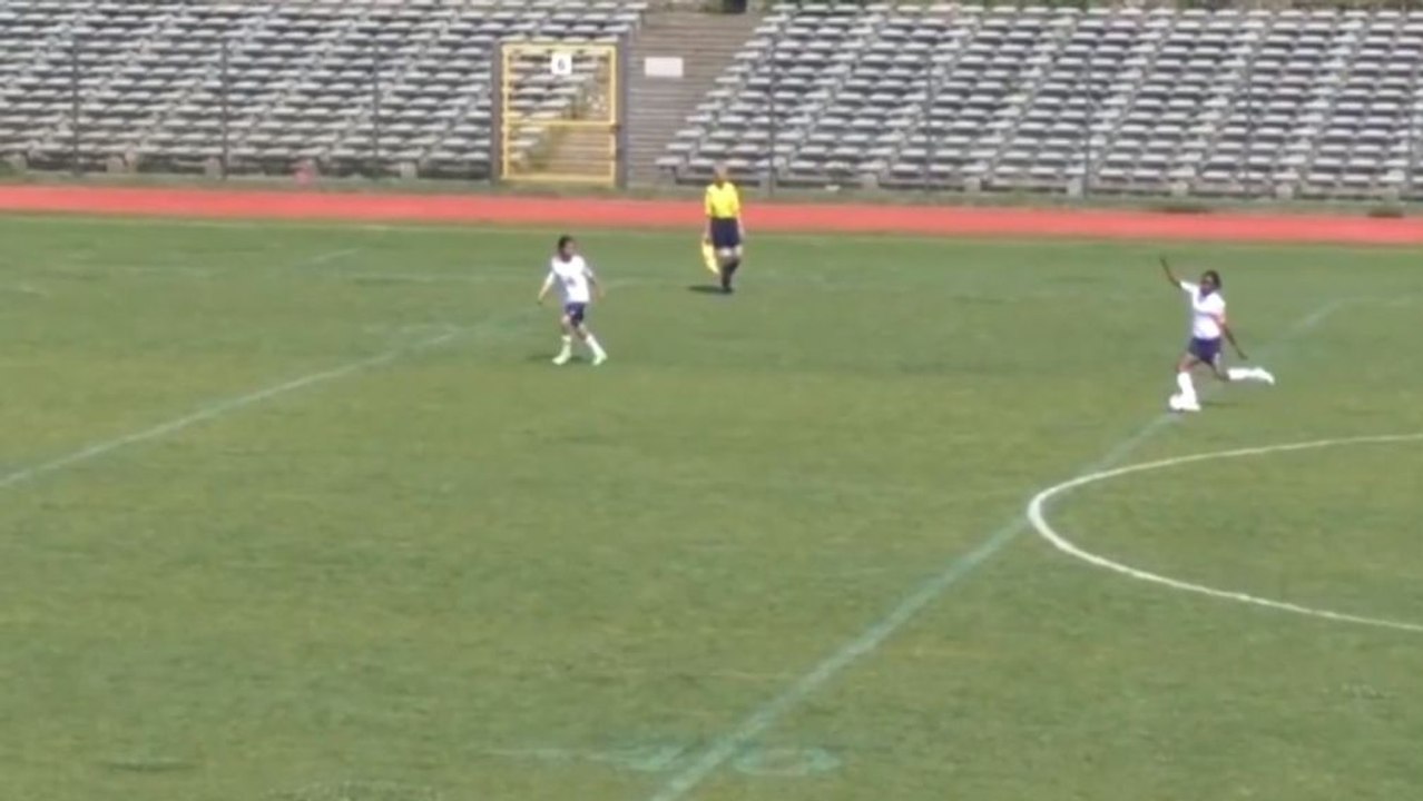 13-Jährige trifft aus 40 Metern