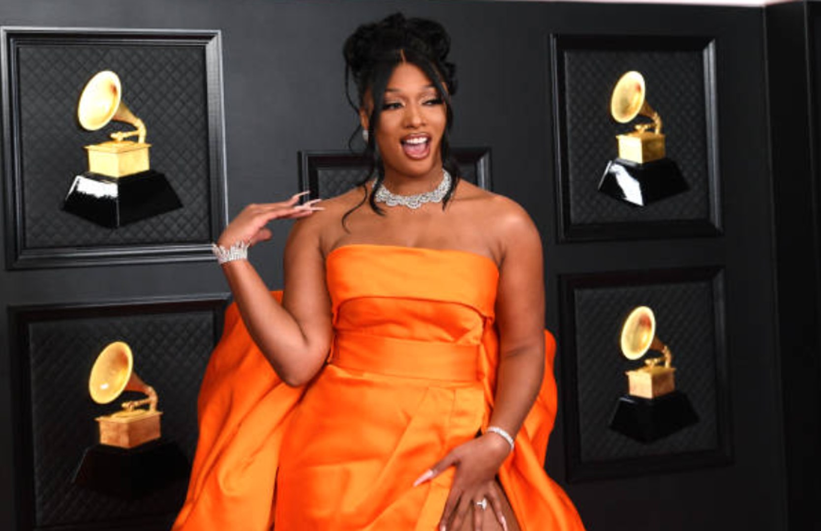 ⁣Megan Thee Stallion Announces $1 Million Stock Giveaway