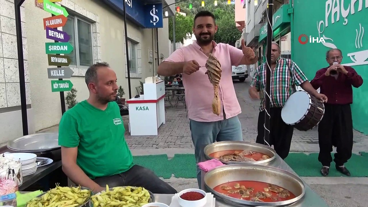 Kısıtlamaya davul zurna ile veda ettiler