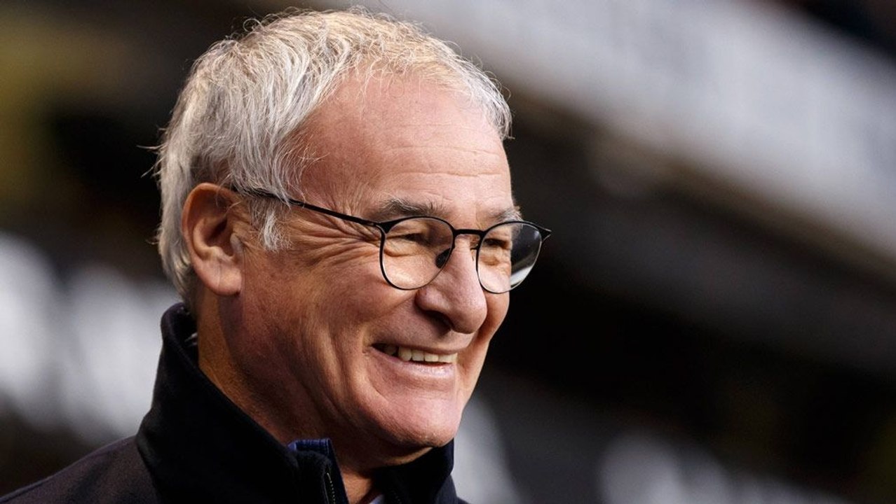 Champagner für die Presse - Ranieris besondere Meisterfeier