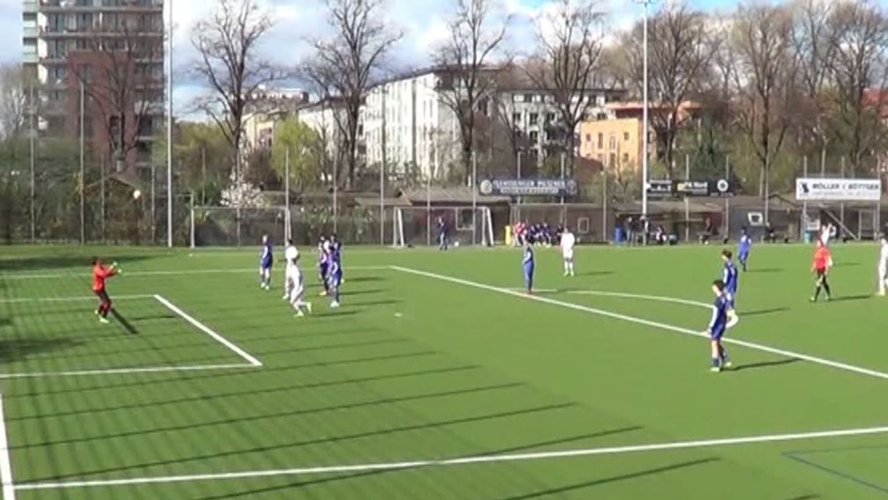 Irres Rabona-Tor in der U16!