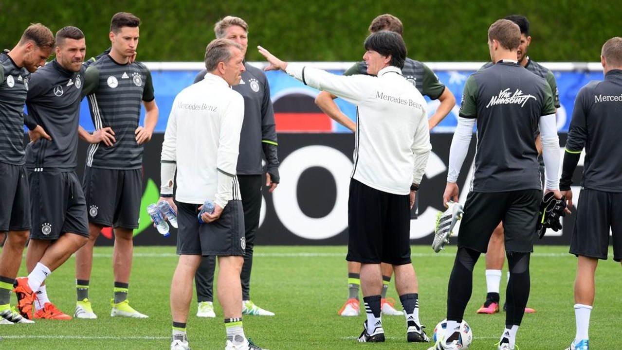 DFB-Team bereit - 'Freude steigt stündlich'