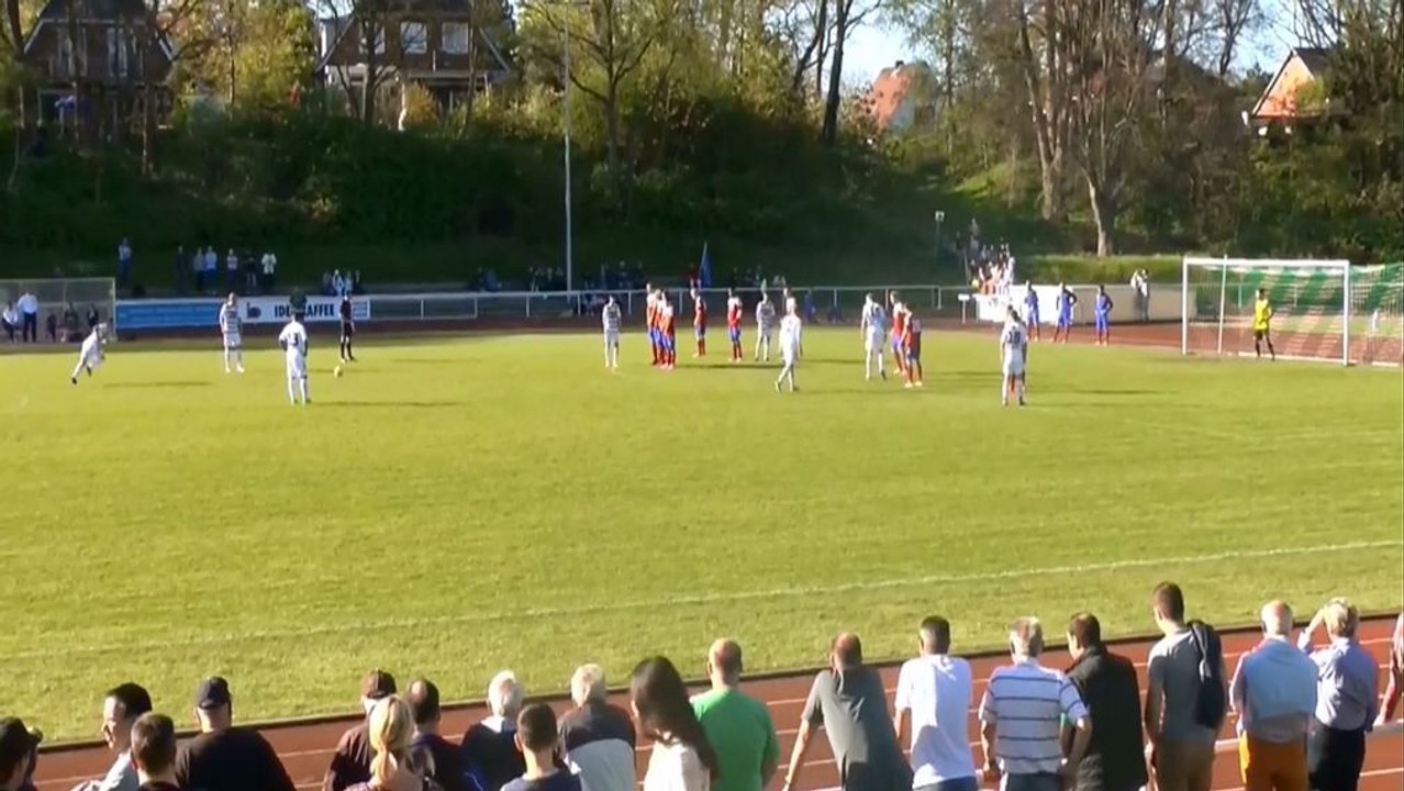 Roberto Carlos? Hayrans Hammer-Freistoß