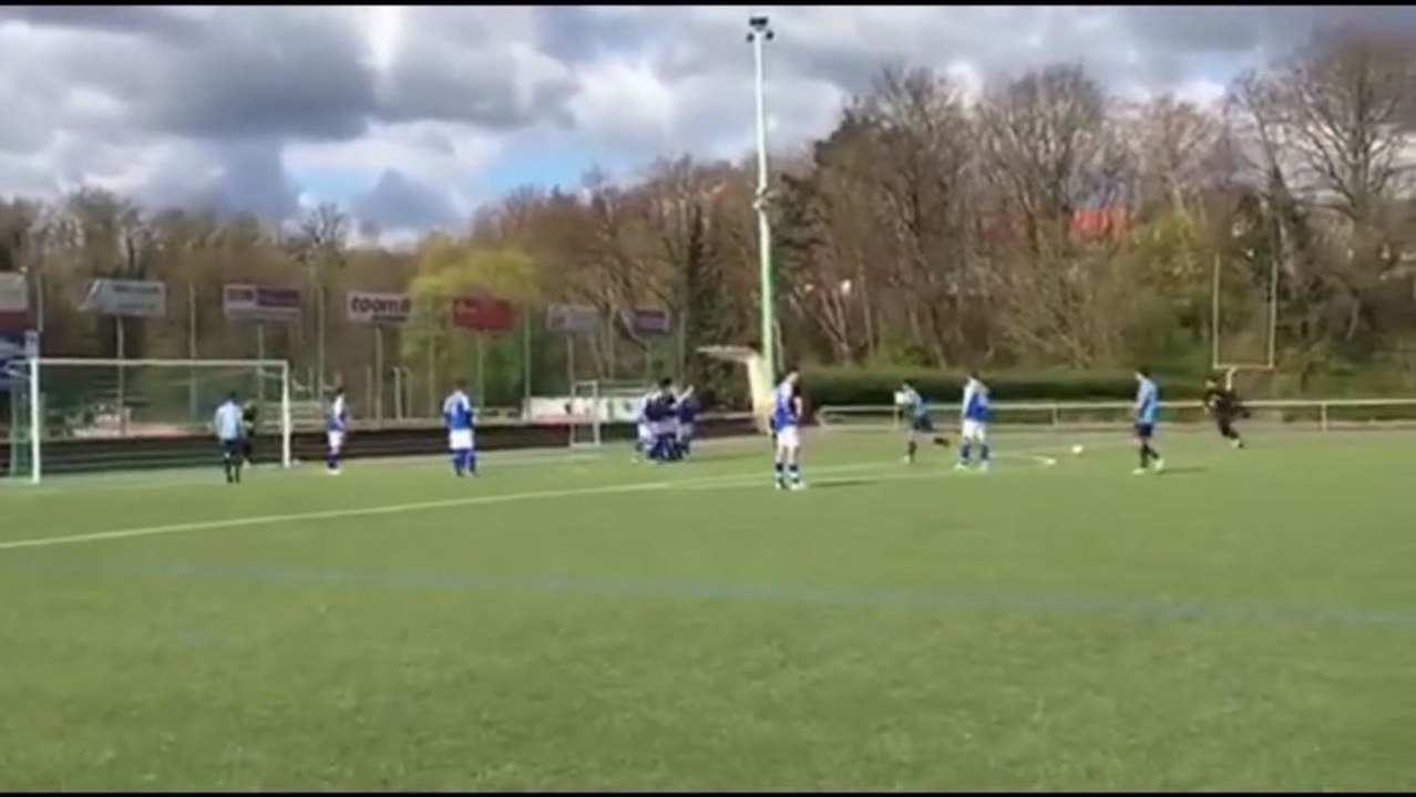U19-Torwart erzielt Freistoßtor