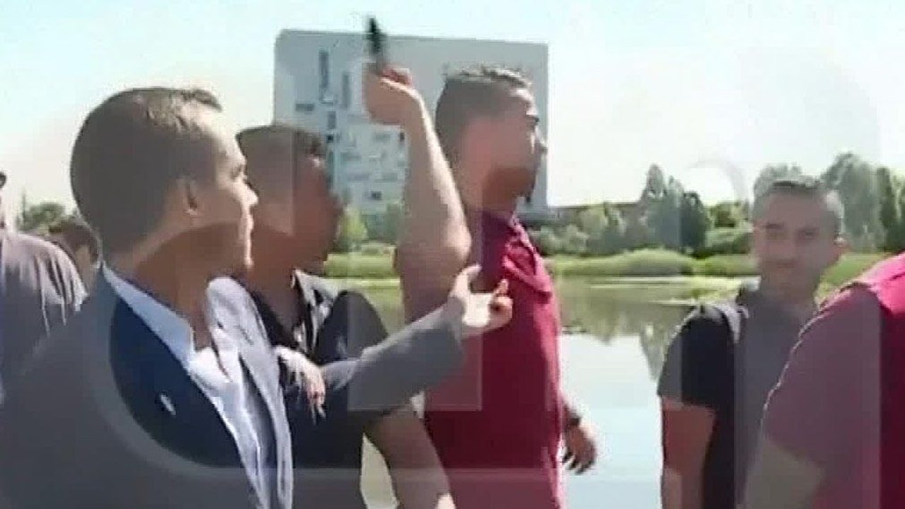 Im Video: Ronaldo wirft Mikro von Reporter in den See