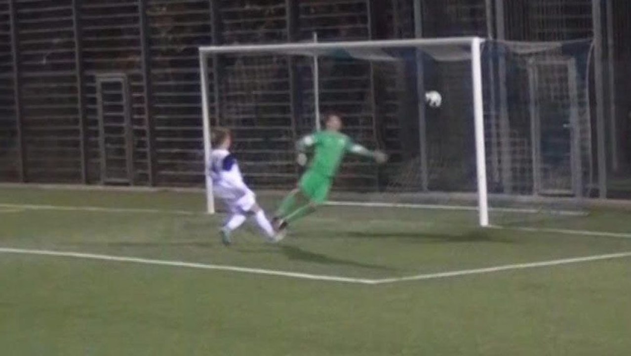 Nicht ganz Manuel Neuer - Wenn ein Abwurf nach hinten losgeht