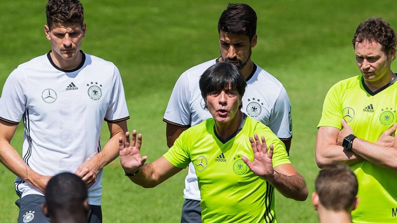 DFB-Profis lernen Französisch - Härtetest steht an