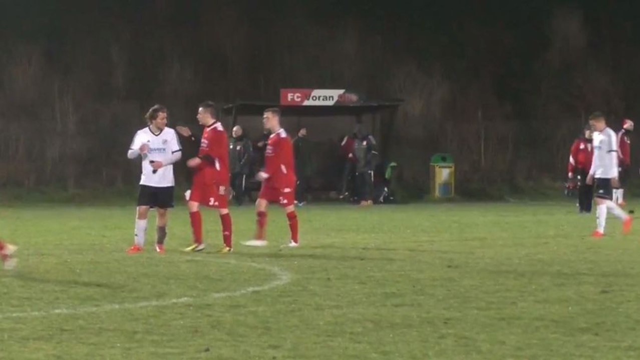 Volley-Volltreffer nach Einwurf!