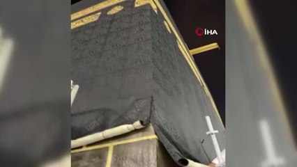 Kabe örtüsü 3 metre yukarıya kaldırıldı