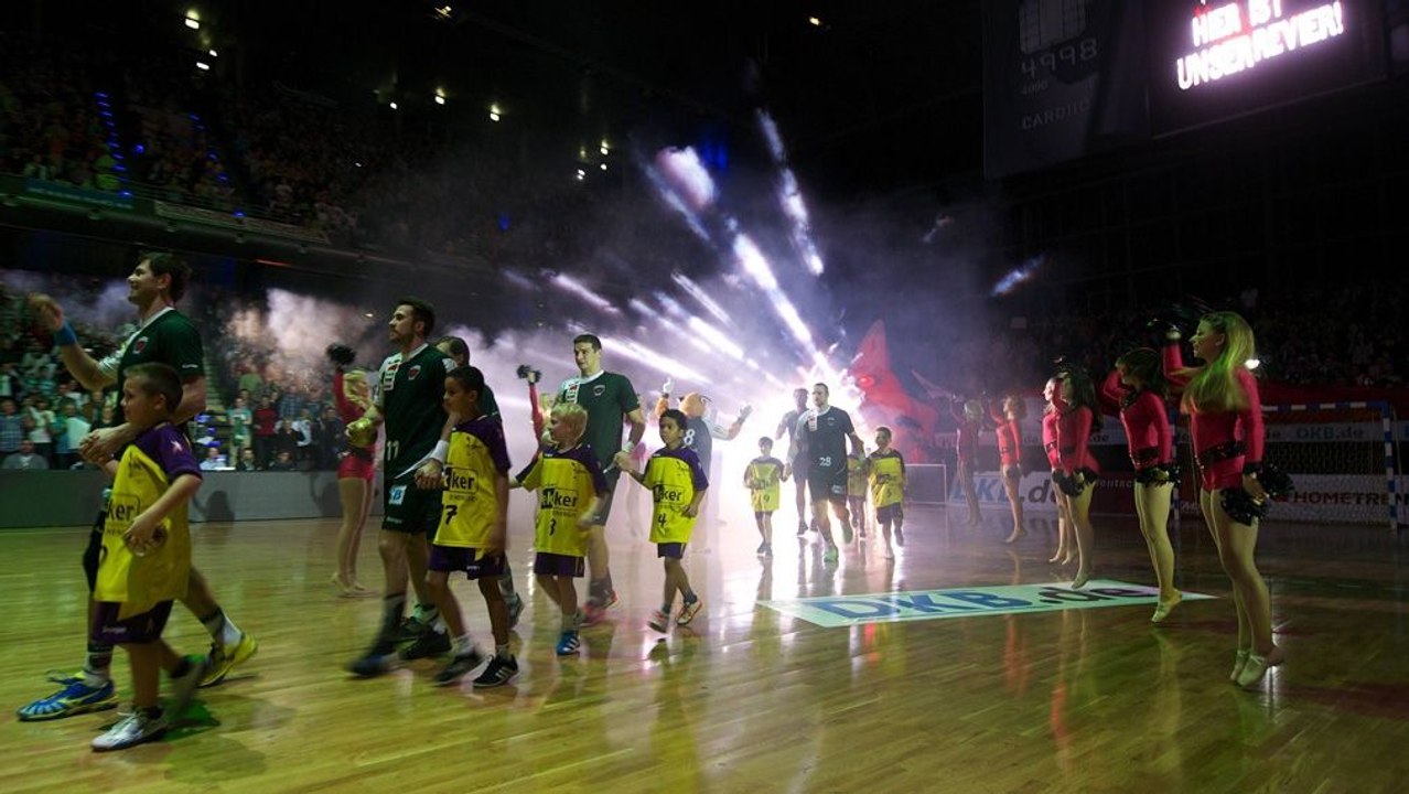 Füchse Berlin - Zwischen Handball-Schweiß und Cheerleading