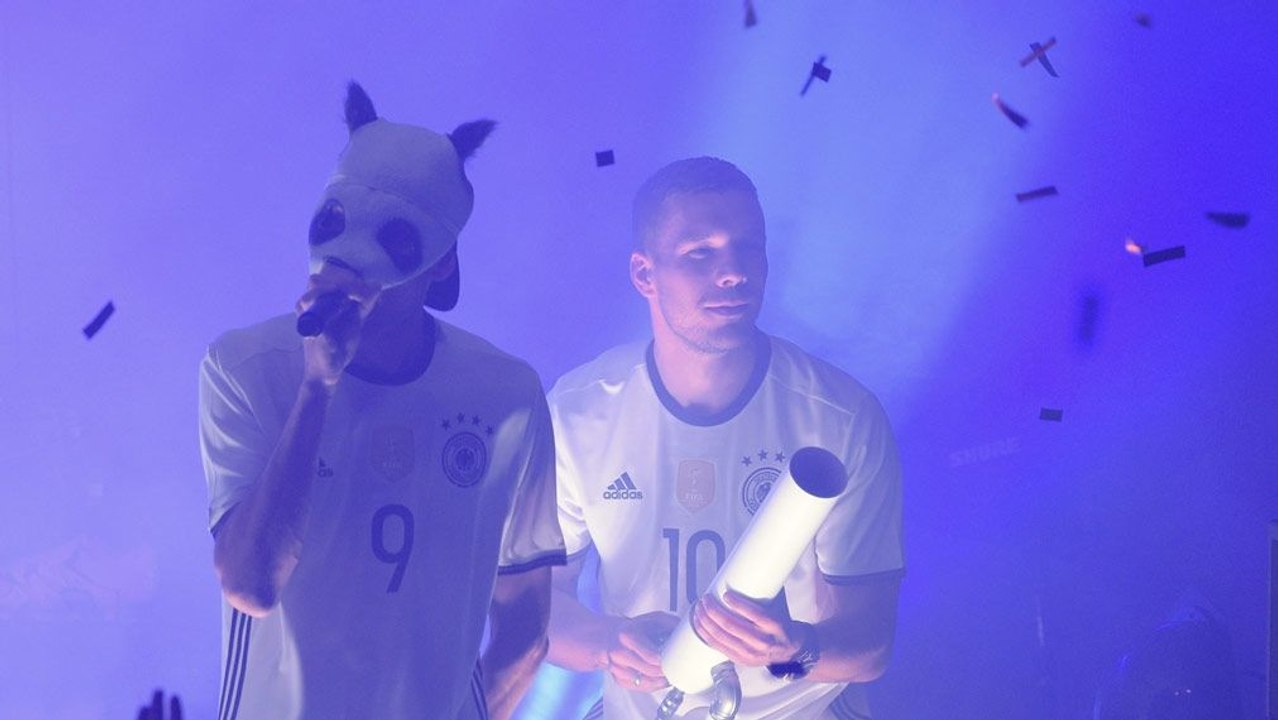 Trikotvorstellung: Ein bisschen heile DFB-Welt