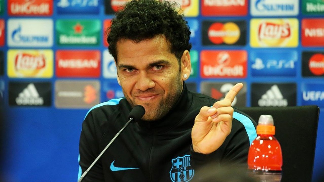 Alves schwärmt - 'Mit Pep den Fußball revolutioniert'