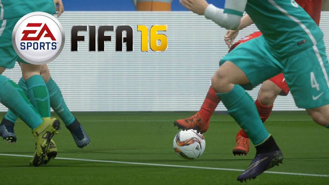 FIFA 16: Platz verschaffen mit der Ballrolle