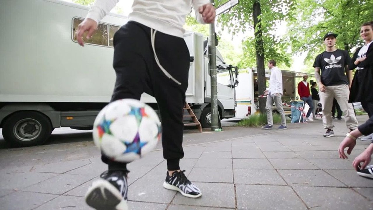 Die Kasse klingelt - Ferienjobs der Fußballer