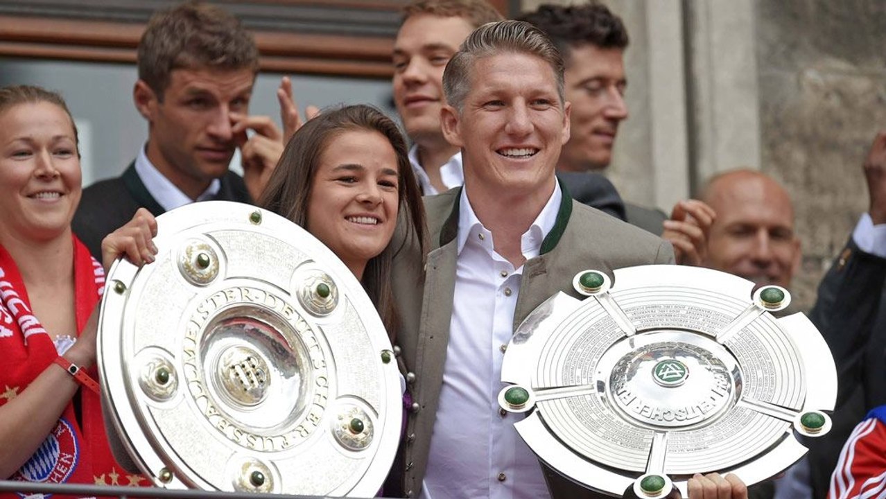 Gemischte Meister-Feier auf dem Balkon