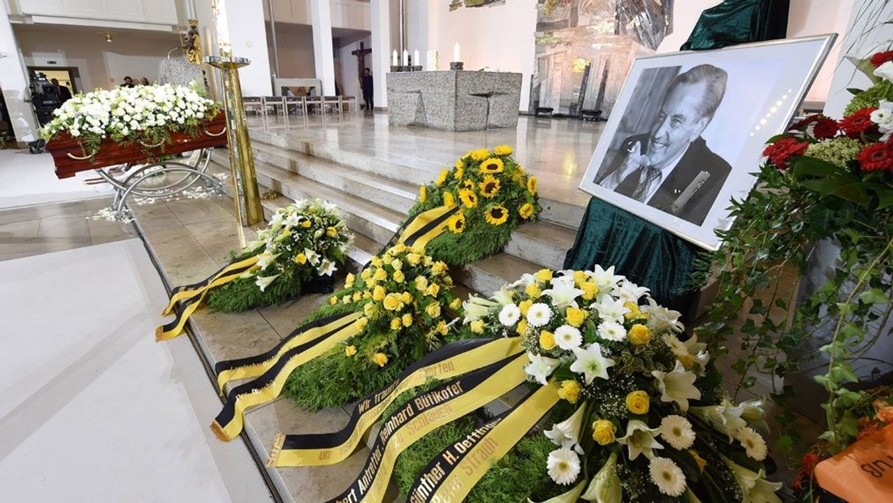 Abschied von 'MV' - Trauerfeier für Mayer-Vorfelder