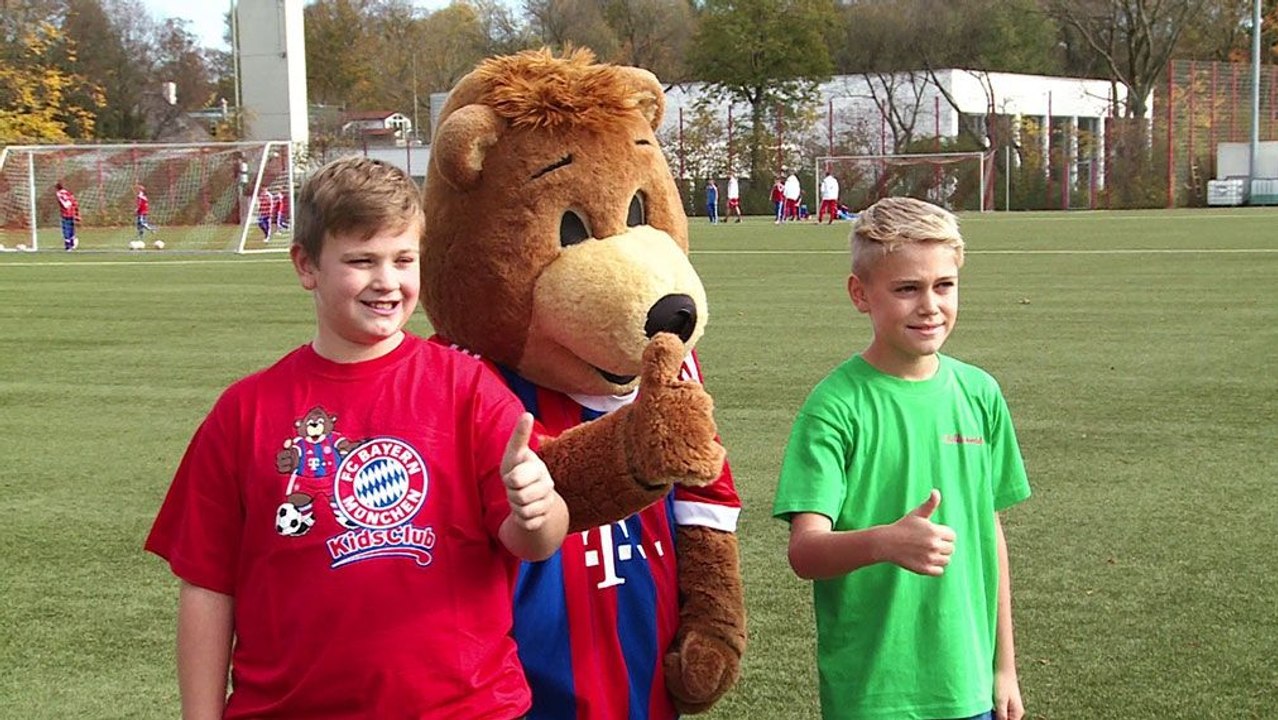 Tom besucht den FC Bayern
