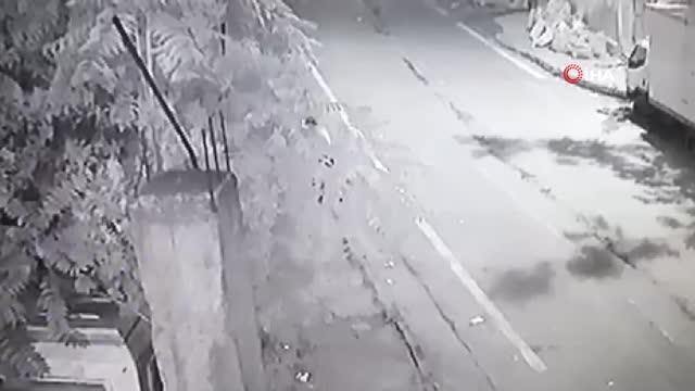 Gaziosmanpaşa'da genç kadına kapkaç şoku kamerada