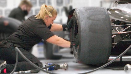 What it takes to be an IndyCar pit crew member