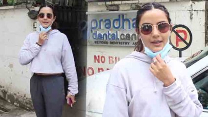 Bigg Boss fame Jasmin Bhasin को हुई दांत में तकलीफ, पहुँचीं Dental Clinic | FilmiBeat