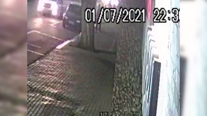 Câmeras de segurança registram momento em que Corsa é furtado no Centro de Cascavel