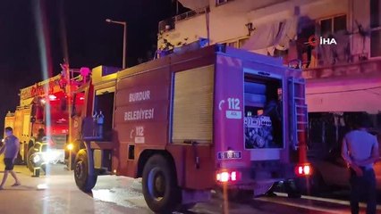 Son dakika haberleri! Banyo sobasından çıkan yangında 6 kişi dumandan etkilendi