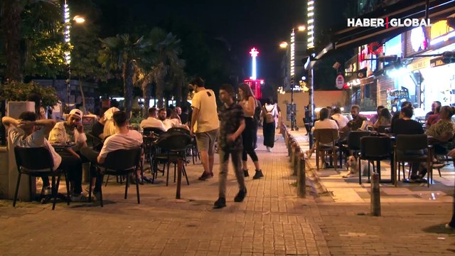 Kısıtlamanın sona erdiği ilk gece İstanbul'da hareketlilik yaşandı