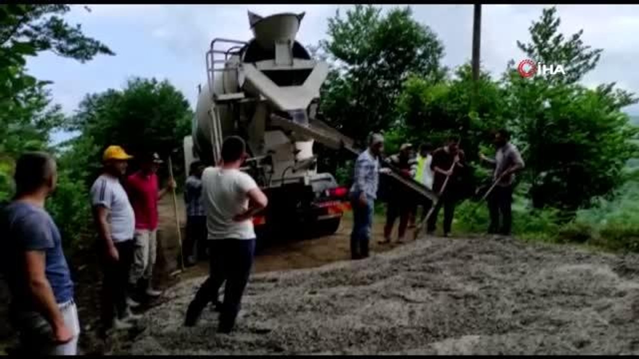 Köyün gençleri "Her şeyi devletten beklememek lazım" dediler, yayla yollarına kendileri beton döktüler