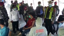 TNI AL Surabaya Gelar Serbuan Vaksinasi Covid-19, Menyasar Warga Sekitar