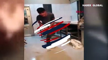 Fırında skandal görüntüler! Ekmek hamuruyla top gibi oynadılar