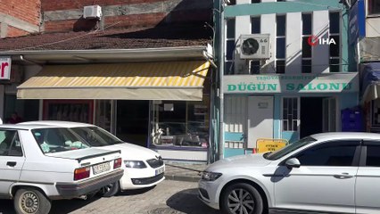 Belediye, üveyik kuşlarının yuvası bozulmasın diye düğün salonunu kiraya vermedi