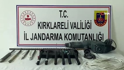 Dur ihtarına uymayan otomobilden dinamit çıktı
