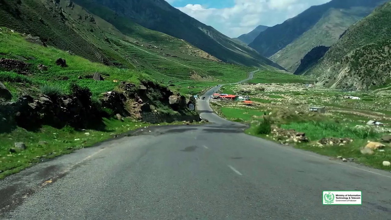 14.014 - AutoCAD in Urdu_Hindi by DigiSkills _ Line with Measuring Units