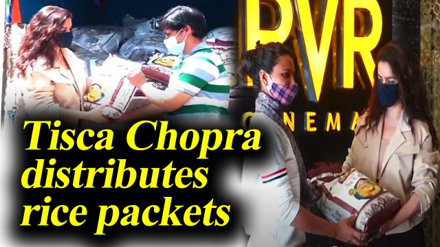 Tisca Chopra distributes rice packets to theatre workers