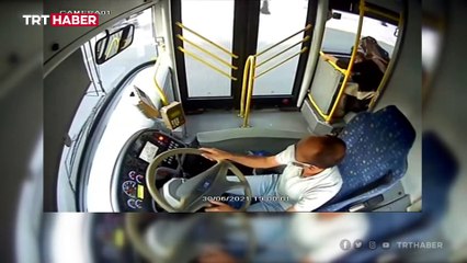 Yolcu otobüsünün şoförü olası faciayı önledi
