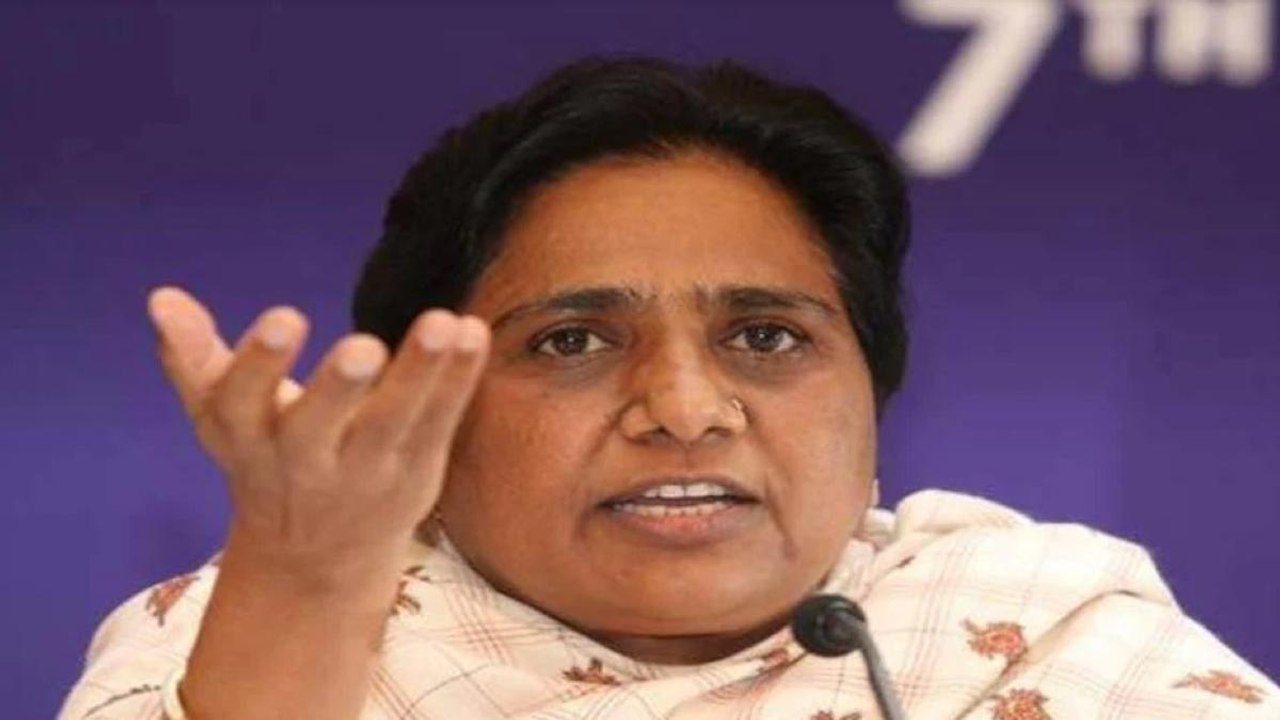 Mayawati tweets SP's Anti-Dalit thinking departs big parties