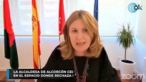 La alcaldesa de Alcorcón celebra actos multitudinarios en el espacio donde rechaza Plenos presenciales