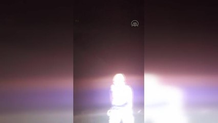 DİYARBAKIR - Uçuruma yuvarlanan otomobilin sürücüsü öldü, 4 yaşındaki oğlu yaralı kurtuldu