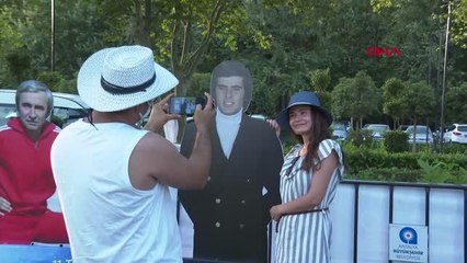 HABABAM SINIFI OYUNCUSU TUNCAY AKÇAY: BİR KAHKAHA İLE BAŞLADIĞIM SİNEMADA 120 FİLMDE OYNADIM