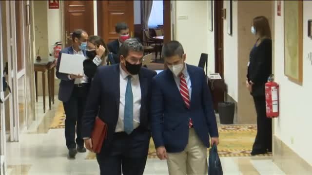 Escrivá rectifica sus controvertidas declaraciones sobre los futuros pensionistas