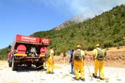 Antalya'da 25 hektarlık ormanın yandığı bölgede soğutma çalışmaları devam ediyor
