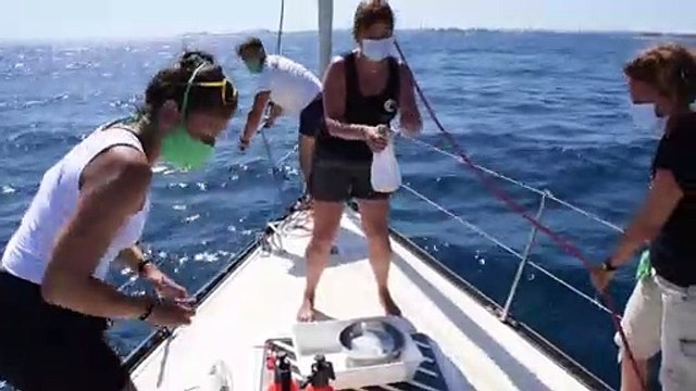Greenpeace controlla lo stato di salute del mare di Bari: Ma le plastiche ormai sono ovunque