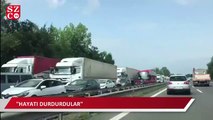 Erdoğan’ın Sakarya ziyareti için durdurulan trafikte kilometrelerce kuyruk oluştu