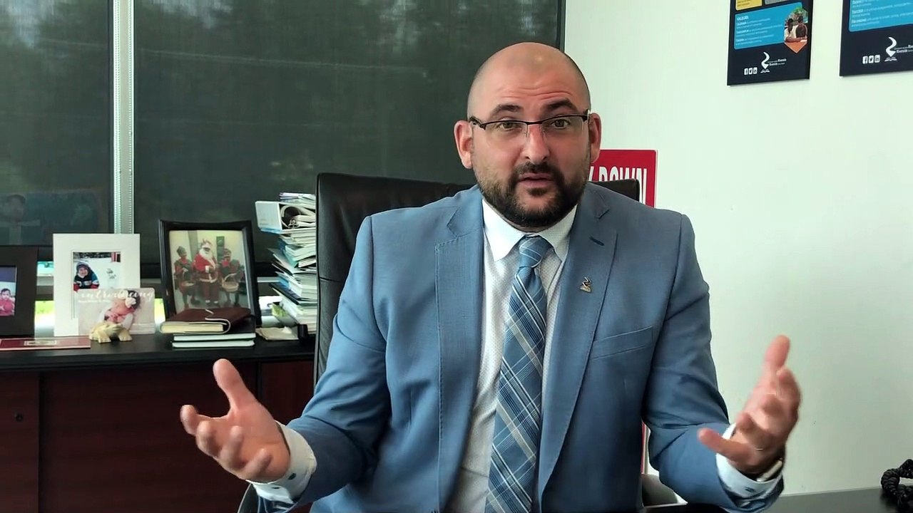 Sylvain Racette, directeur général de la Commission scolaire Riverside ...