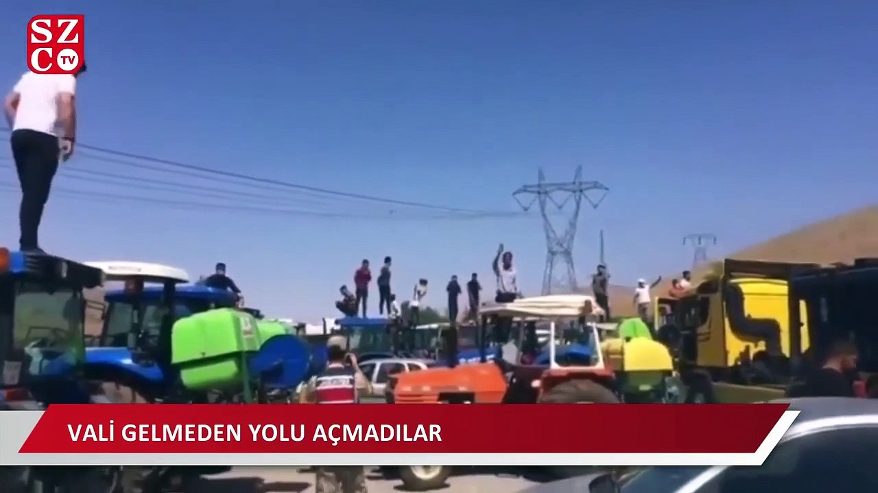 Tütün yasağını protesto eden çiftçiler yol kapattı, gergin anlar yaşandı
