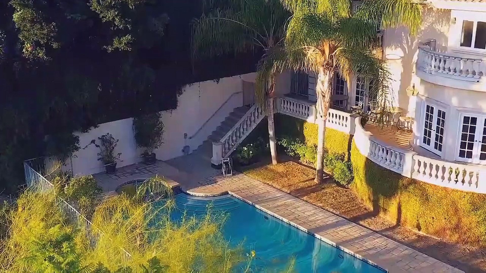 ⁣The Hype House _ House Tour 2021 _ New $5 Mil LA Mansion and Others _ Celebrity Lifestyle