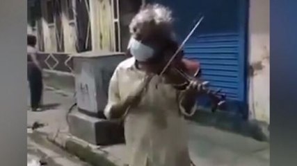 Good news: Kolkata's violin man's rendition of old song wins hearts
