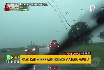 Rayó impacta una camioneta en plena carretera