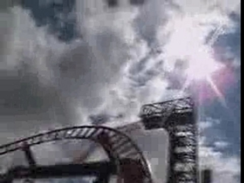 TARANTULA montagne russe looping  roller coaster
